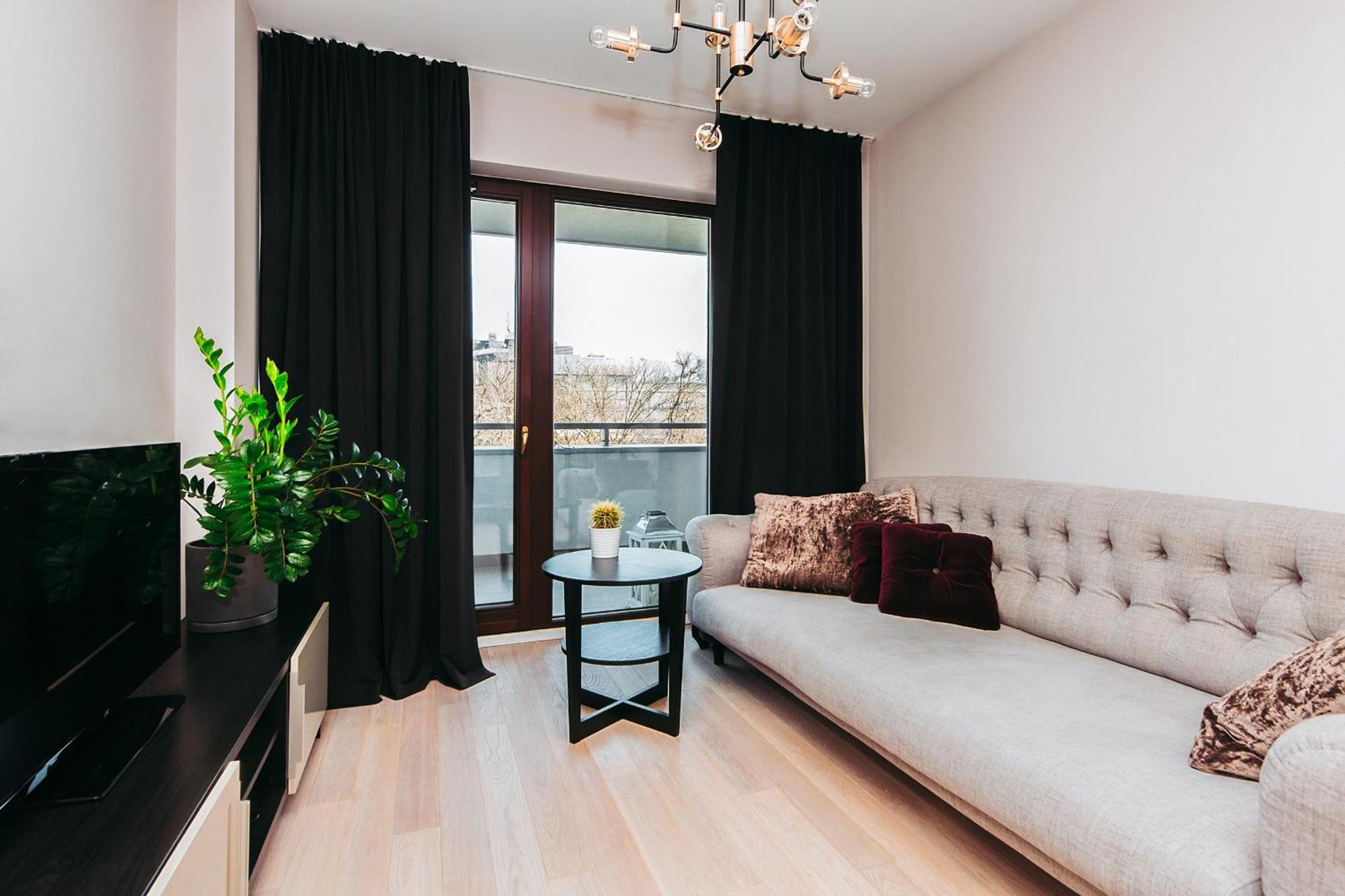Apartment High Standard Close To The Center/free Parking. *